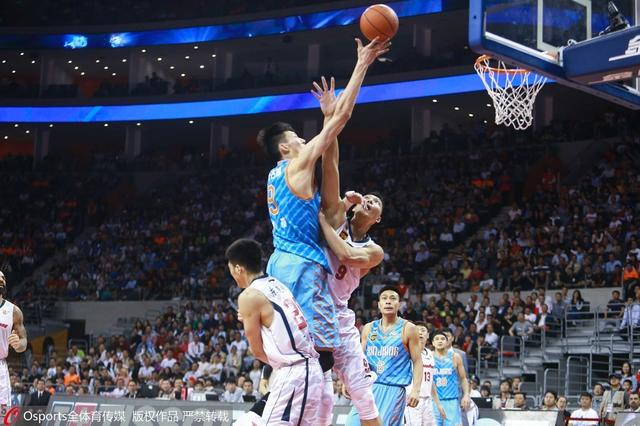 杰伦-布朗23投14中得到30分9板2帽拼到6犯离场今日NBA季中锦标赛，凯尔特人112-122不敌步行者。